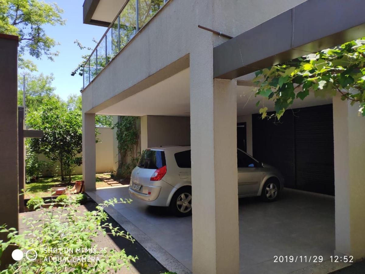 Casa Moderna No Centro Proxima A Atracoes Turisticas Villa Foz do Iguacu Exterior photo